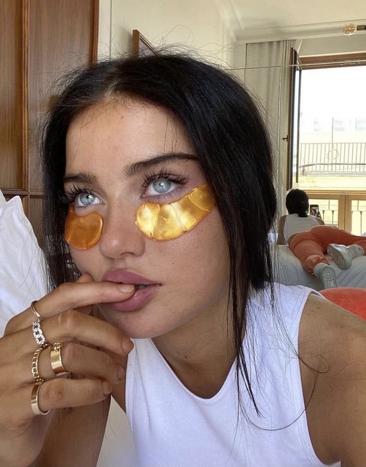 Gold Under-Eye Patches: Do They Really Work?