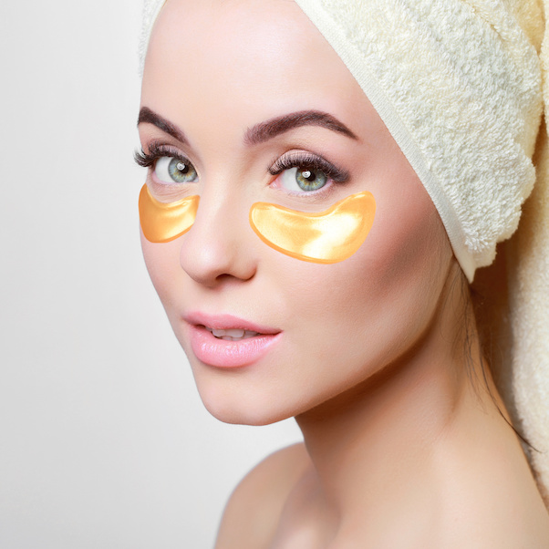 Read more about the article The Science Behind Under-Eye Gold Patches: How They Work